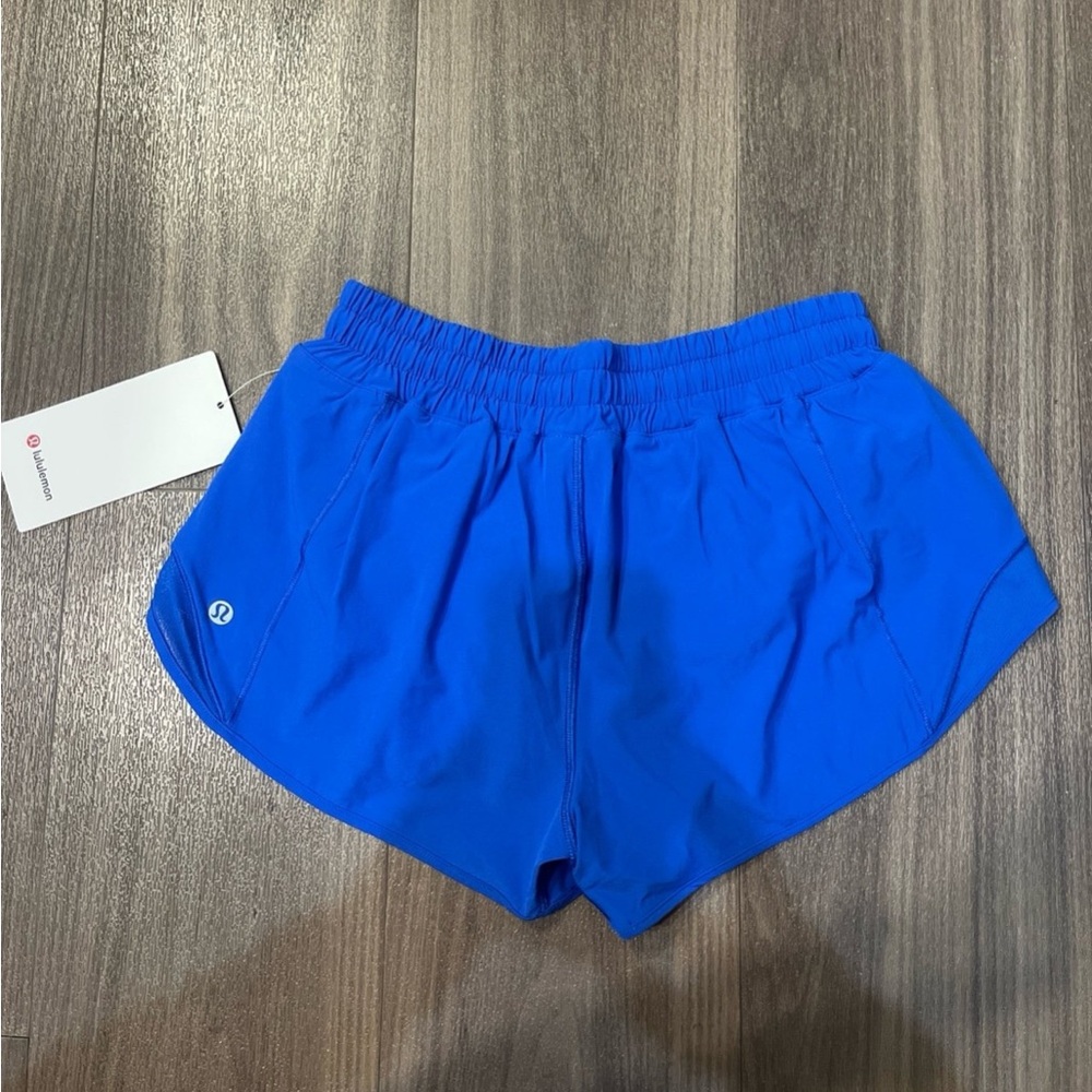 Lululemon Hotty Hot 2.5” Shorts - Picture 10 of 10